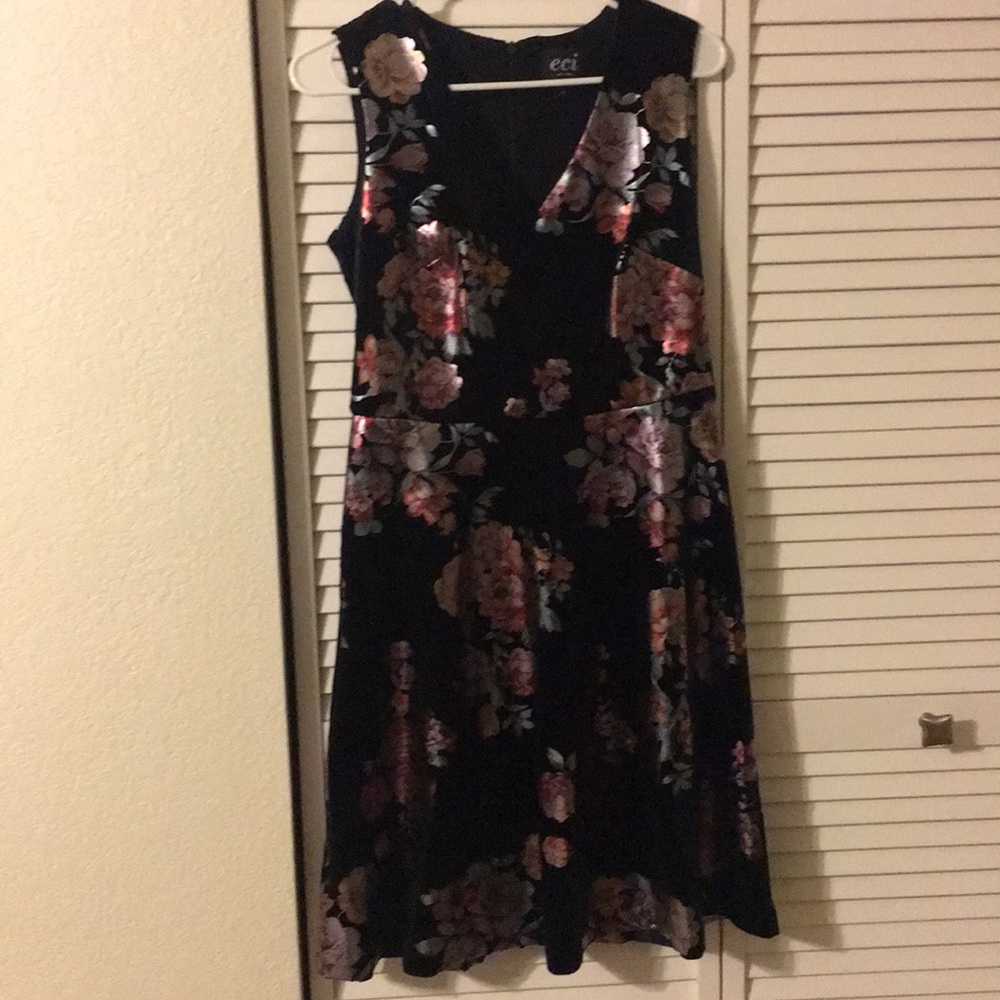 NEW- velvet flower print dress
